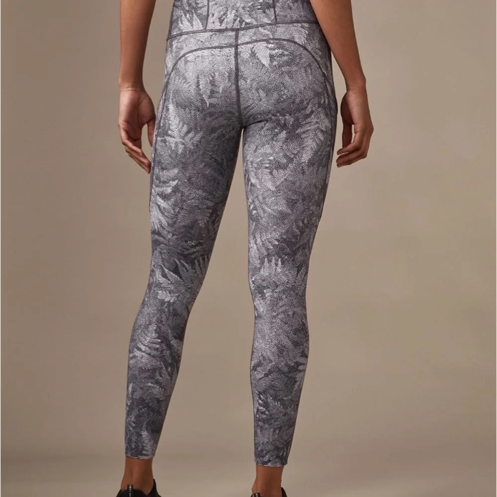 Lululemon Fast & Free 7/8 Tight Kindred Spirit Alpine White Multi size 6